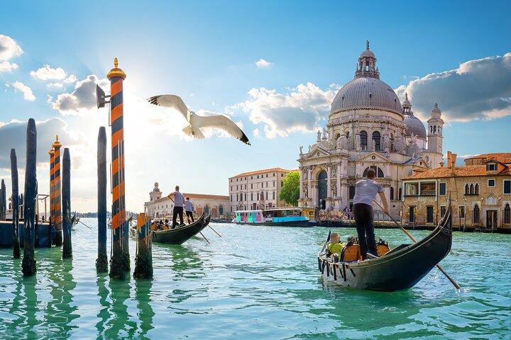Tour privado a pie por el casco antiguo de Venecia con paseo en góndola