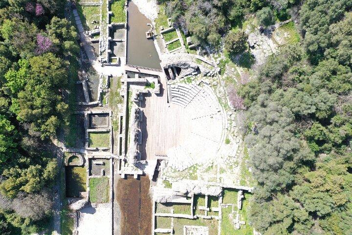 終日ツアー：ブトリント国立公園、クサミル、ブルーアイ、レクルシ城