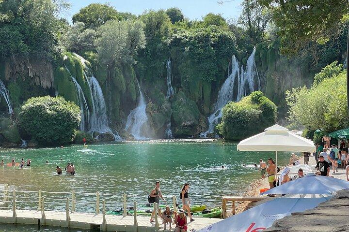 Sul ponte verso le cascate (Mostar)
