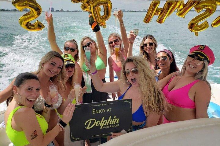 Premium Miami Yacht Experience : Kapitän, Spaß & Party!