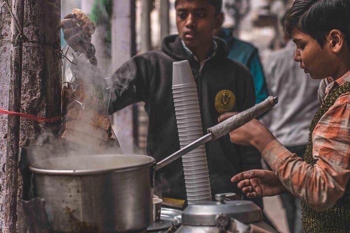 Private Rickshaw Tour of Old Delhi Heritage with Food Tasting