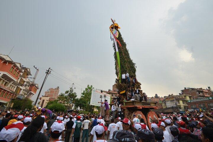 Festival Tour in Patan Rato Machhindranath Jatra 21. oder 23. April