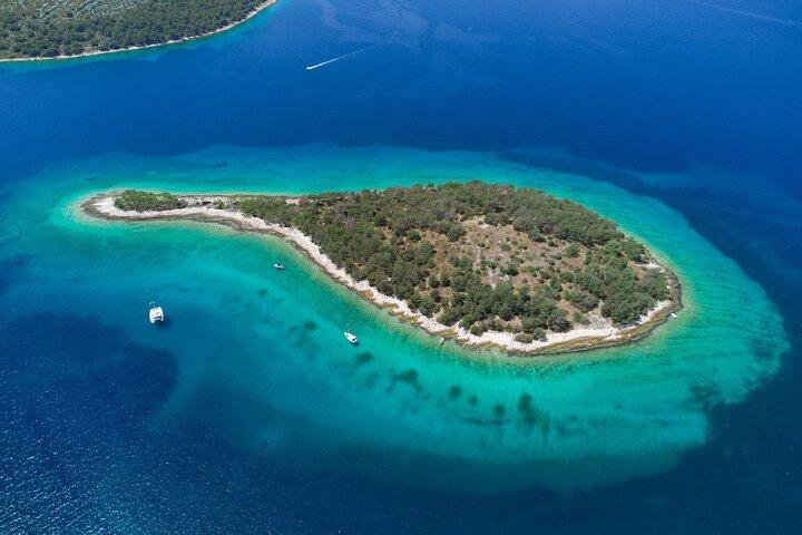 Excursion en bateau privé - Baignade et détente à Crystal Blue Šibenik