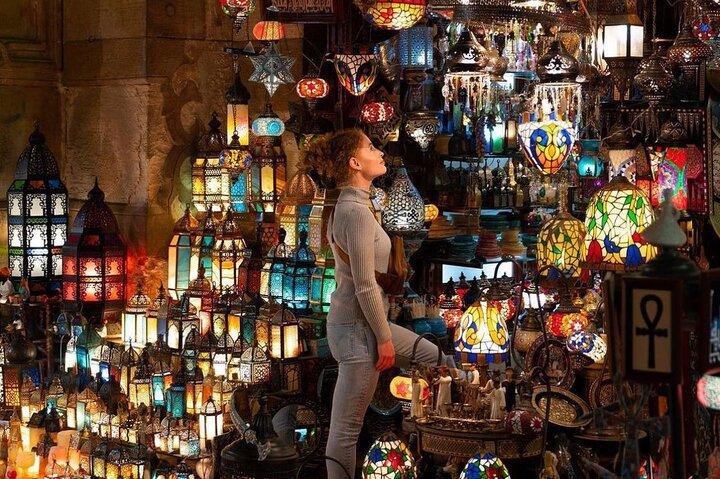 Tour di sosta guidato di un'intera giornata dall'aeroporto del Cairo