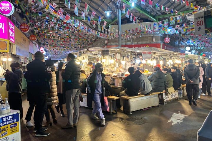 Full-Day Private Tour in Myeongdong and Lotte World Tower