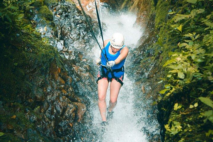 Canyoning nel canyon perduto, Costa Rica