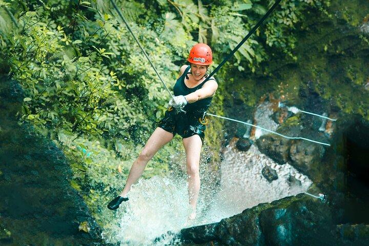 Canyoning nel canyon perduto, Costa Rica