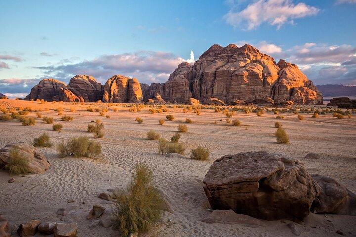 Caminhada de 2 dias e passeio de jipe saindo de Wadi Rum