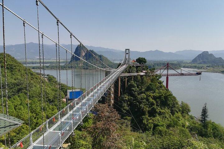Puente de cristal Corredor forestal Cueva antigua Tour privado al lago de los cisnes