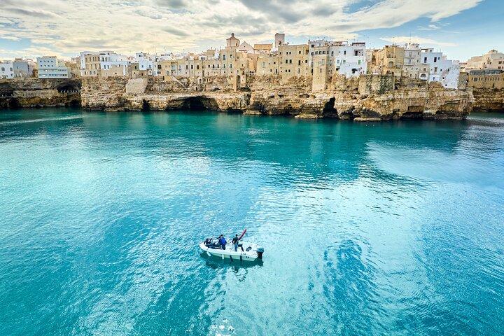 1,5 Stunden Panoramatour durch Polignano a Mare mit dem Boot