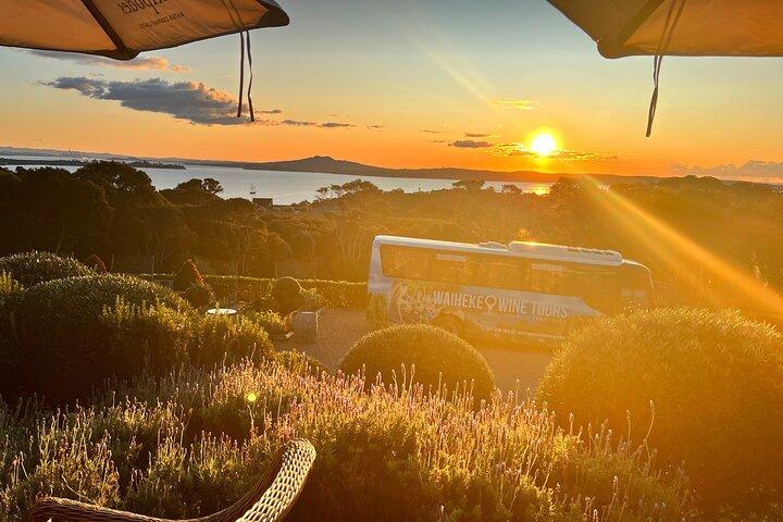 Waiheke Evening Wine Tour & Sunset Dining på Michelin Star Venue