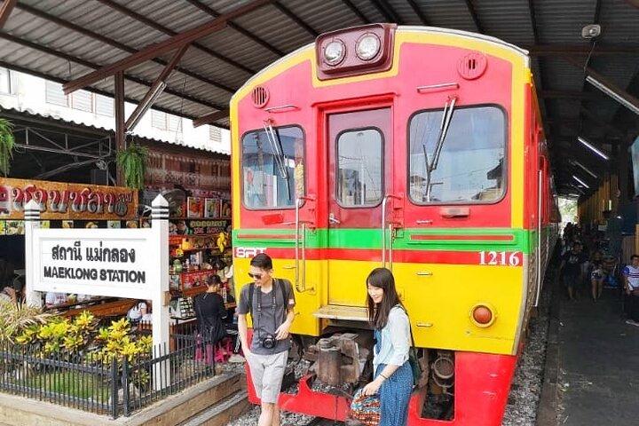 Private Damnoen Saduak e Maeklong Railway Market Tour (min 2pax)
