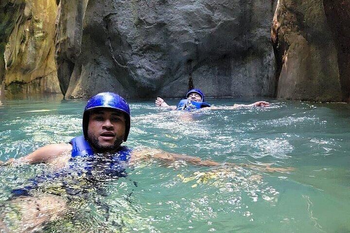 Abenteuer an den Damajagua-Wasserfällen