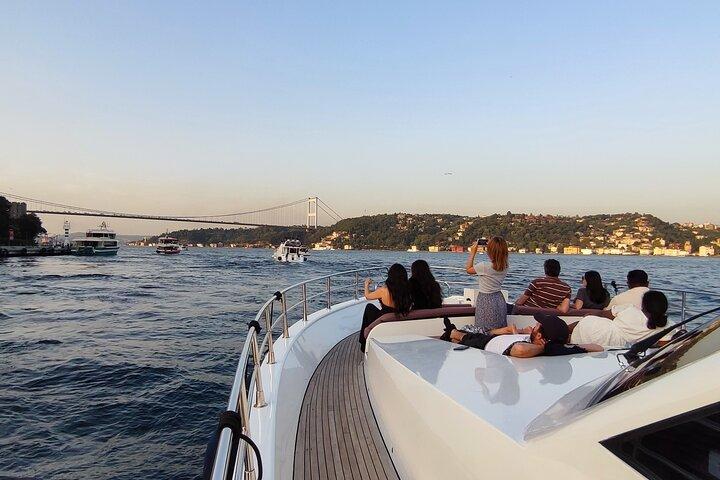Istanbul Guided Bosphorus Cruise med tyrkisk kaffe oplevelse