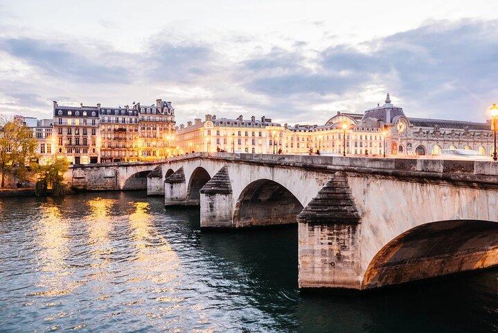 7 Stunden Paris Night Tour & Crazy Horse mit CDG Flughafentransfers