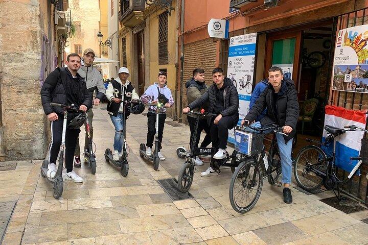 Alquiler de Bicicletas y Patinetes pra andar por Valencia