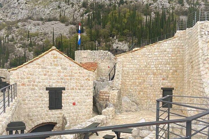 Passeio rural de bicicleta e degustação de vinhos em Dubrovnik