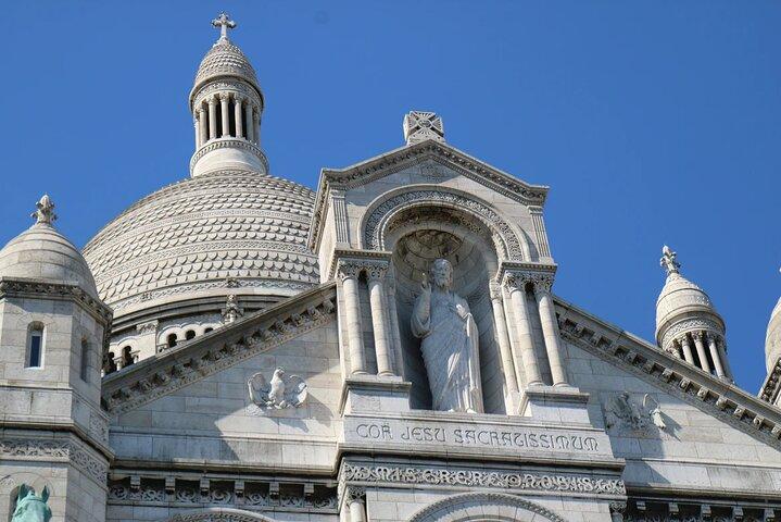 Montmartre und Dinner Cruise mit CDG-Abholung in Paris - 6 Stunden