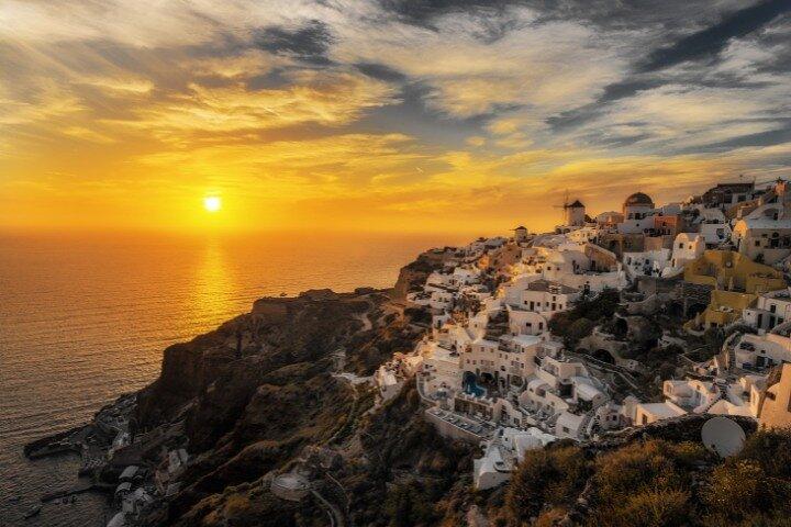 Privat Oia och Ammoudi Sunset Experience