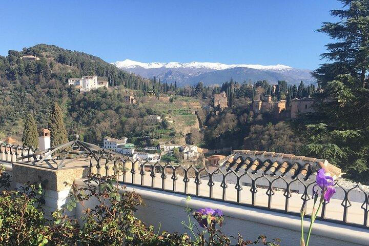 Pontos turísticos icônicos de Albaicín e Sacromonte: um tour de áudio autoguiado