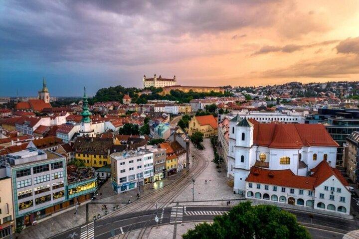 Wien til Bratislava Small-Group Day Trip med Walking & Panorama