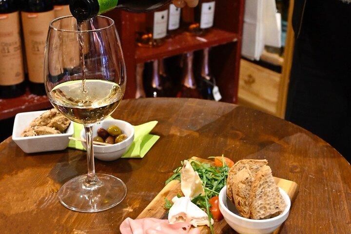 Degustación privada de vinos en Roma con deliciosas carnes y quesos