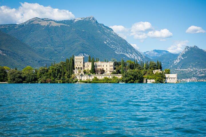 Desenzano: Båttur till Isola del Garda och Salòbukten