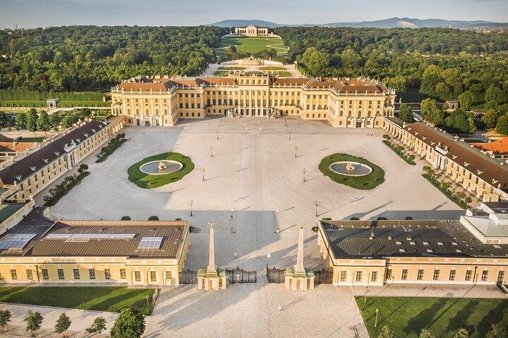 Eintrittskarte für Schloss Schönbrunn in Wien mit 2-Gänge-Mittagessen