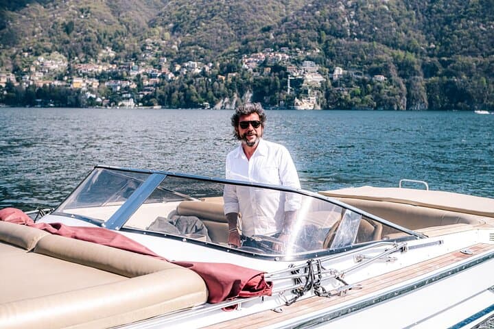1 Hour Private and Guided Cruise on Lake Como by motorboat