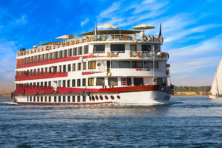 2-Night Nile Cruise to Aswan from Luxor with Hot Air Balloon ride