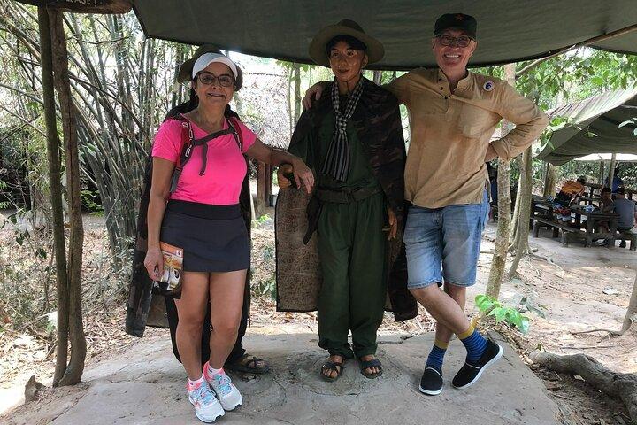 プライベートCu Chiトンネルと戦争残党ミュージアムツアーNha Rong港から