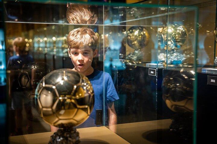 Barcelona City Hop On Hop Off och FC Barcelona Immersive Tour