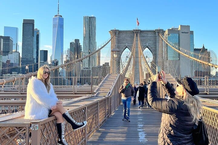 Brooklyn Bridge and Dumbo Walking Tour - Small Group