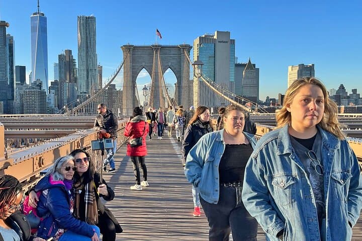 Brooklyn Bridge and Dumbo Walking Tour - Small Group