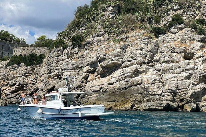 水泳とシュノーケリングの停留所があるガエータへのボートツアー2時間