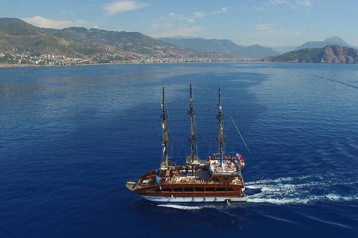 Excursion en catamaran à Alanya avec déjeuner, boissons gazeuses et transfert