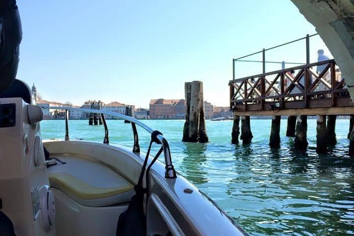 Excursão de barco privado a Murano, Burano e Torcello