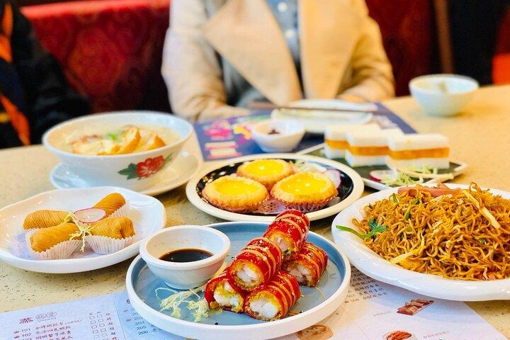 Tour gastronómico privado de Guangzhou Yumcha y exploración del mercado de alimentos local