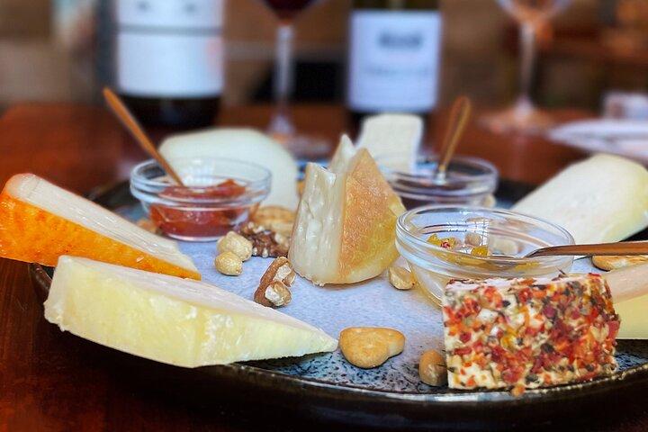 Excursão gastronômica e vinícola exclusiva e sofisticada em Lisboa com um enólogo