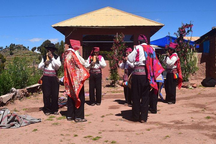 Tour Uros Taquile by normal Boat