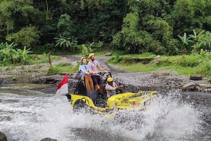 Excursión privada al volcán Merapi Jeep y puesta de sol de Prambanan