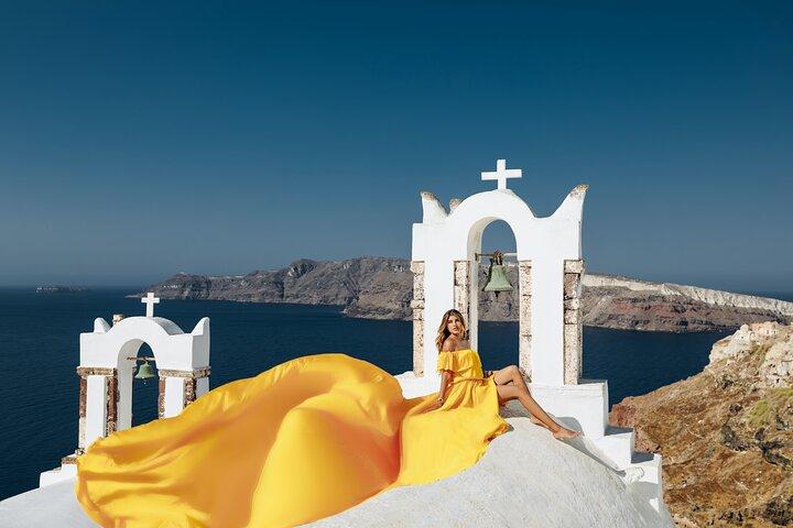 1-Hour Private Santorini Flying Dress Photoshoot