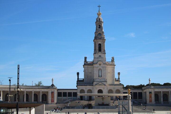 Fatima, Batalha, Nazare og Obidos Tour fra Lissabon