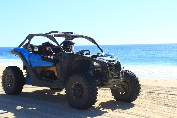 マーベリック カン アム X3 ビーチと砂漠の UTV アドベンチャー