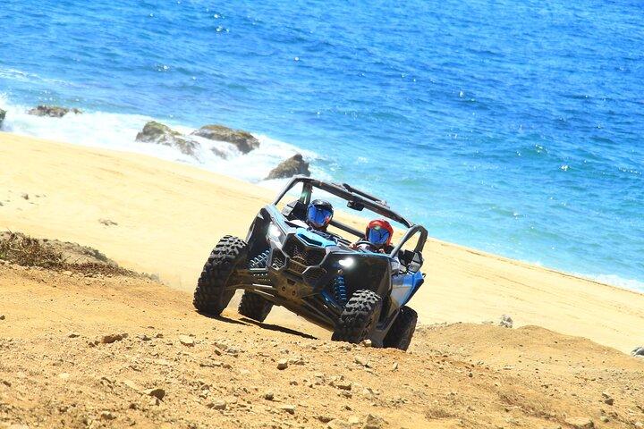 マーベリック カン アム X3 ビーチと砂漠の UTV アドベンチャー