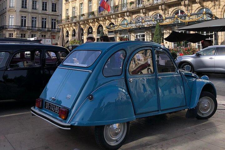 Visite privée de Bordeaux Unesco en Citroën 2cv