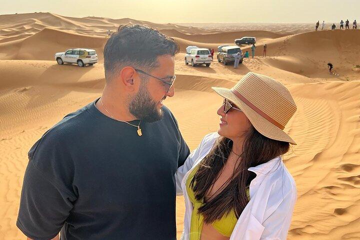 Kamelritt, Dune Bashing & Live-Shows mit BBQ-Dinner in Dubai