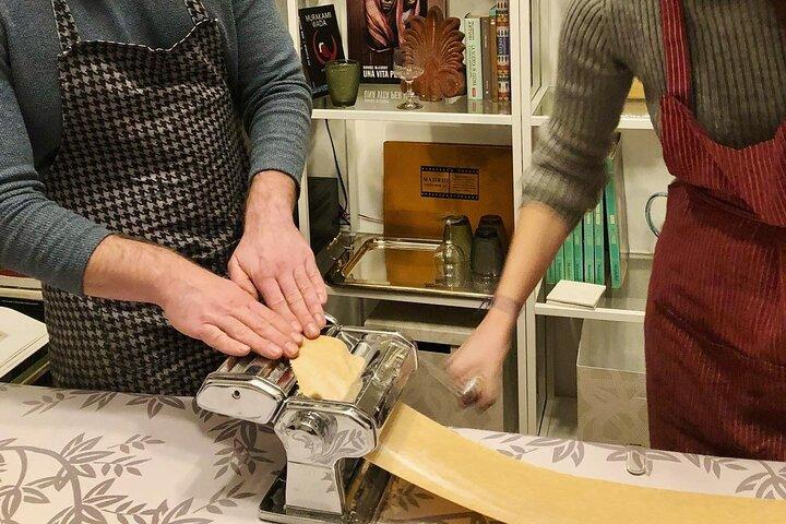 トリノのシェフの家でのイタリア料理教室とディナー