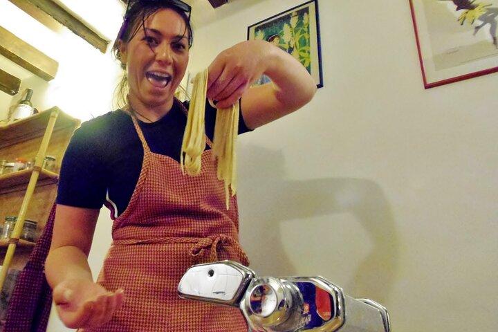トリノのシェフの家でのイタリア料理教室とディナー