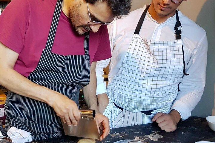 トリノのシェフの家でのイタリア料理教室とディナー
